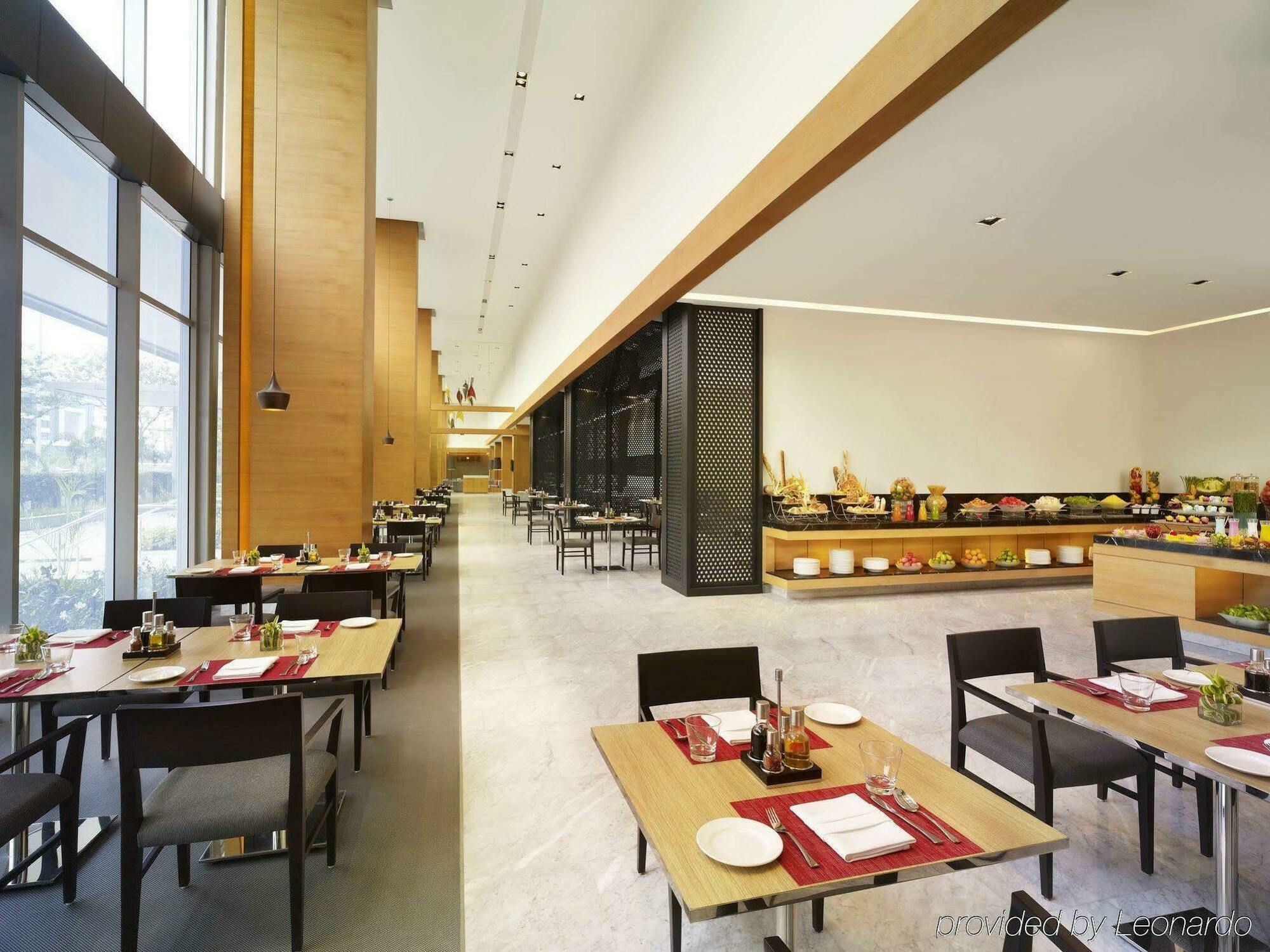 Vivanta Kolkata Em Bypass Extérieur photo The restaurant